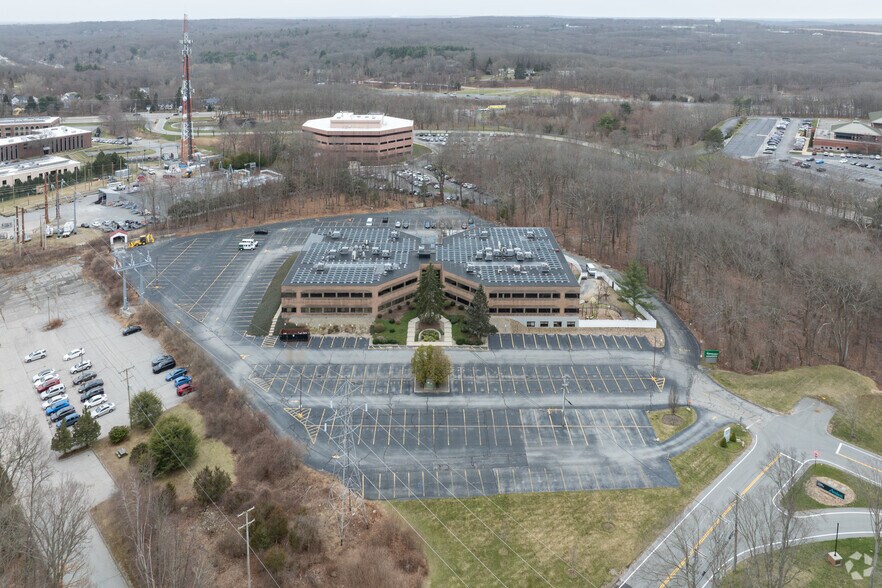 More Photos Of 25 Blackstone Valley Pl, Lincoln Medical For Lease