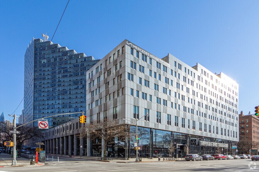 More Photos Of 550 W 54th St, New York Apartments For Lease