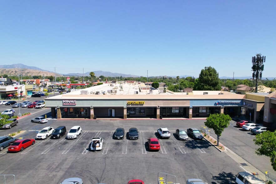 More Photos Of 12629-12721 Glenoaks Blvd, Sylmar Unknown For Lease