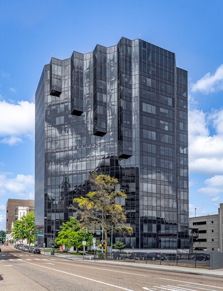 More Photos Of 200 Jefferson Ave, Memphis Office For Sale