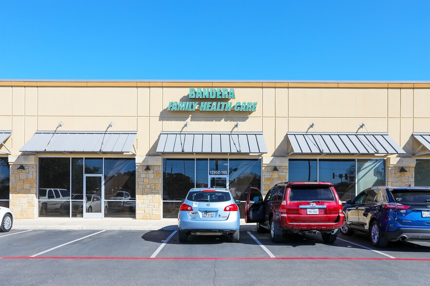 More Photos Of 12908-12932 Bandera Rd, Helotes General Retail For Sale