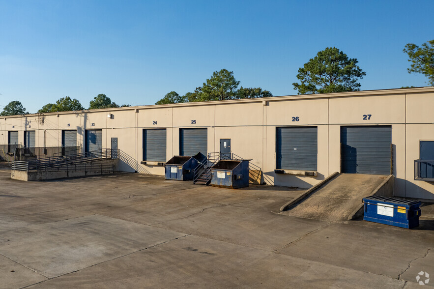 Primary Photo Of 352-398 Garden Oaks Blvd, Houston Warehouse For Lease