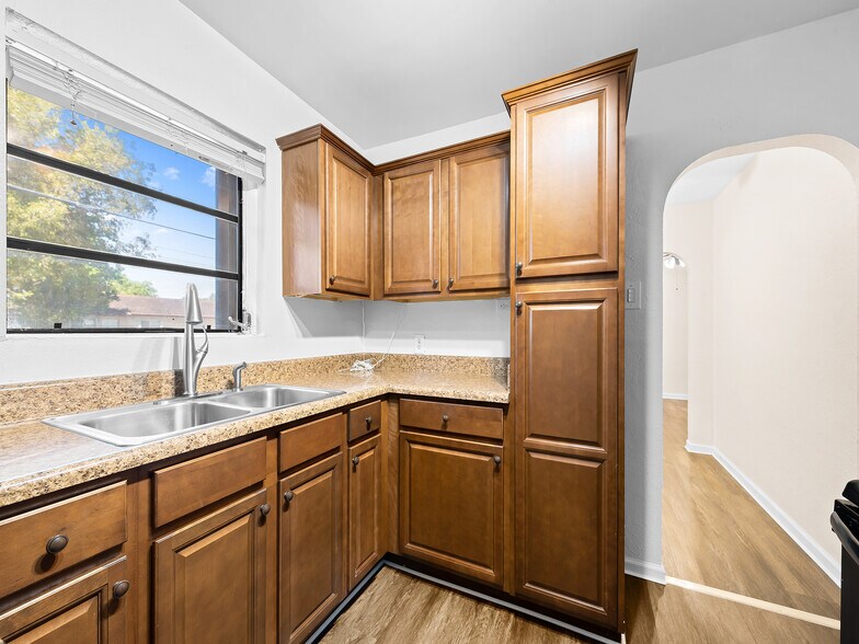 More Photos Of 1311-1315 N 19th Ave, Hollywood Multifamily For Sale