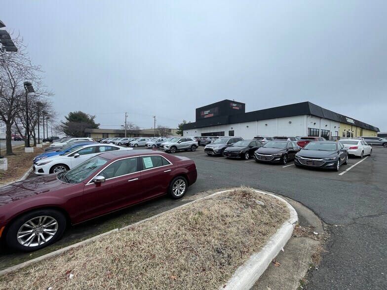 More Photos Of 9075-9125 Antique Way, Manassas Warehouse For Lease