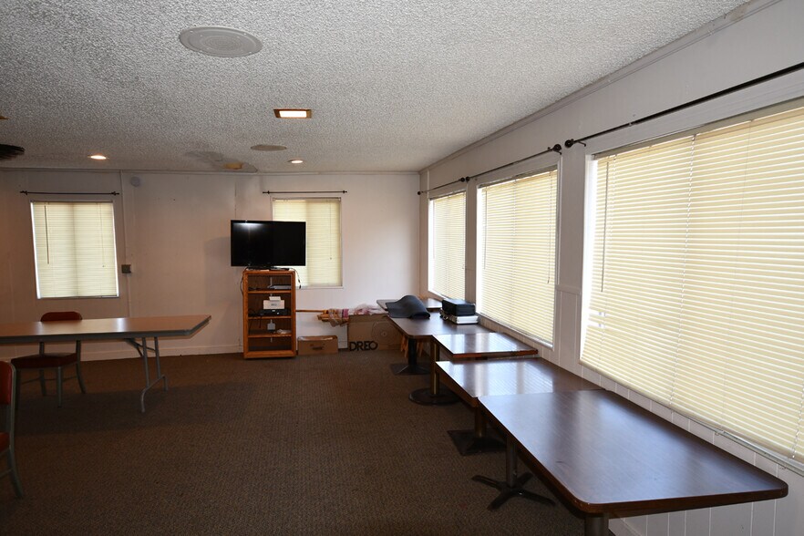 More Photos Of 2620 W 2nd St, The Dalles Restaurant For Sale