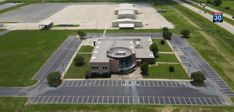 More Photos Of 8055 N Highway 67, Texarkana Office For Sale