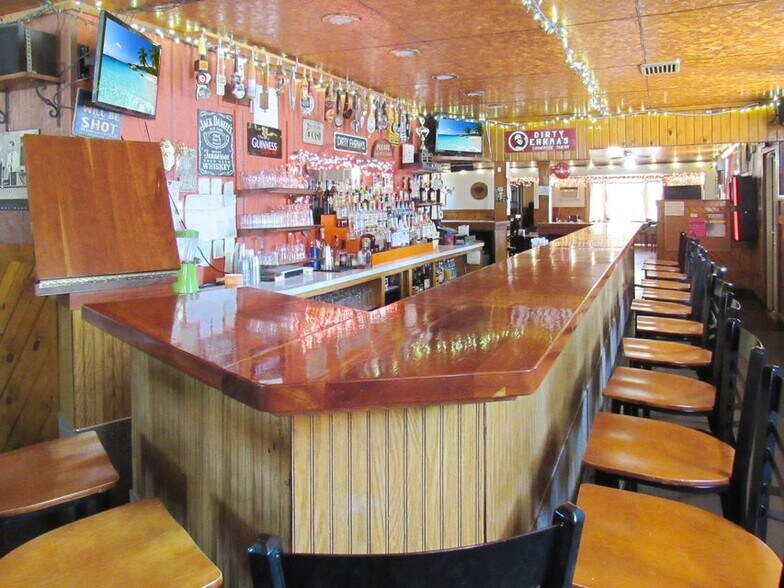 More Photos Of 6 Pickering St, Brookville Restaurant For Sale