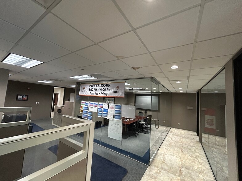 More Photos Of 2800 Hitchcock Ave, Downers Grove Manufacturing For Sale