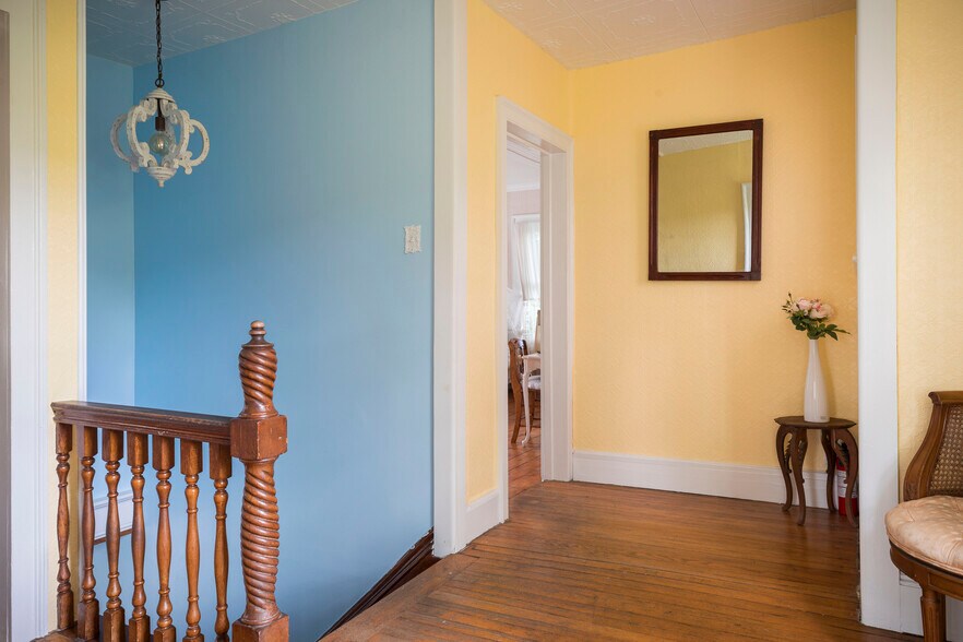 More Photos Of 538 N Harpersfield Rd, Jefferson Specialty For Sale