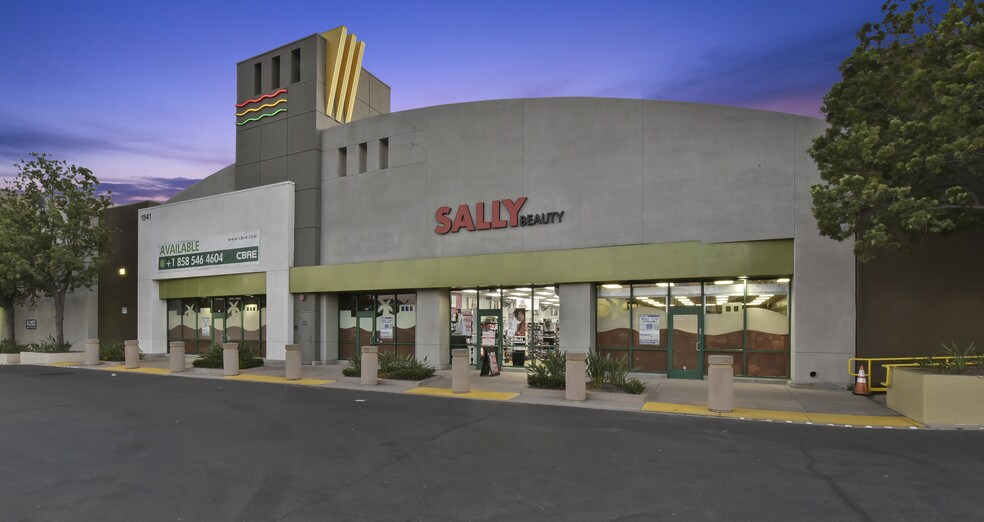 More Photos Of 1711-1990 University Dr, Vista Unknown For Lease