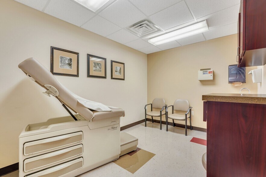 More Photos Of 11706 Mercy Blvd, Savannah Medical For Lease