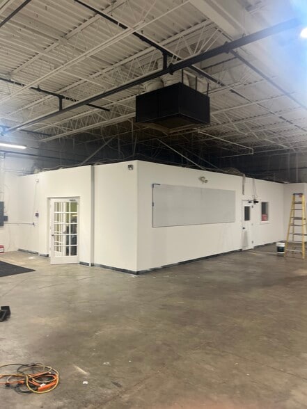 More Photos Of 1109 E Ozark Ave, Gastonia Warehouse For Lease