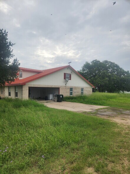 More Photos Of 345 Highway 72, Three Rivers Warehouse For Sale