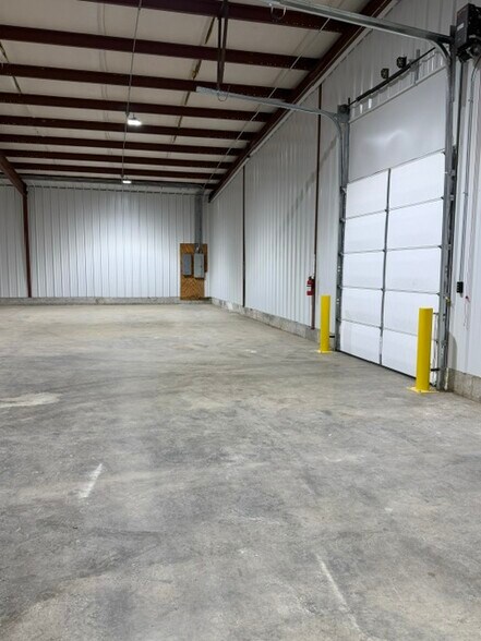 More Photos Of 190 Morris Dr, Harrodsburg Warehouse For Lease