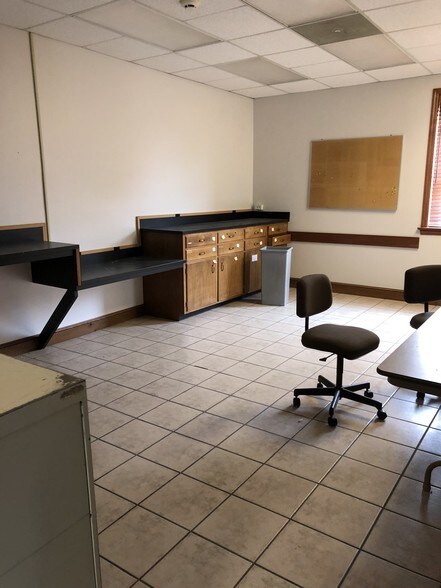 More Photos Of 2822 Main St, Morgantown Storefront Retail Office For Sale
