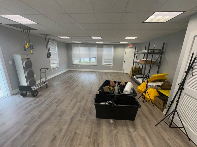 More Photos Of , Greenbelt Office For Sale