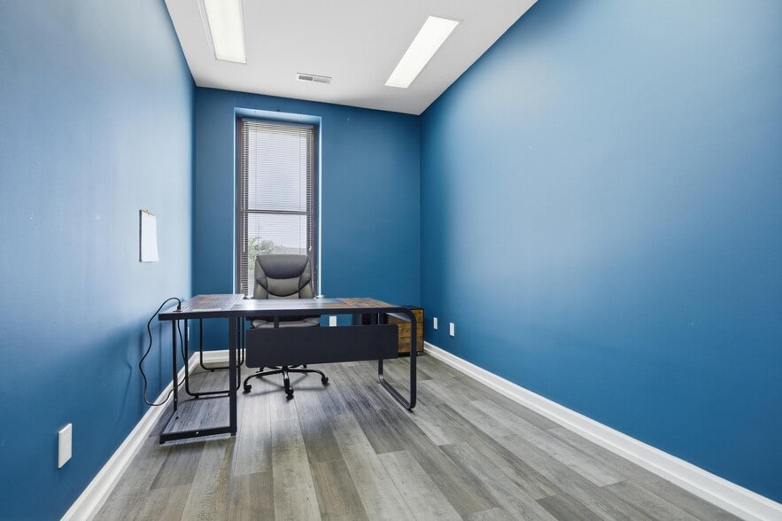 More Photos Of 2401 Broad Street, Chattanooga Office For Sale