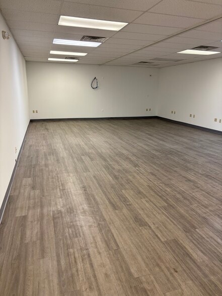 More Photos Of 1711 S Broad St, Philadelphia Office For Lease