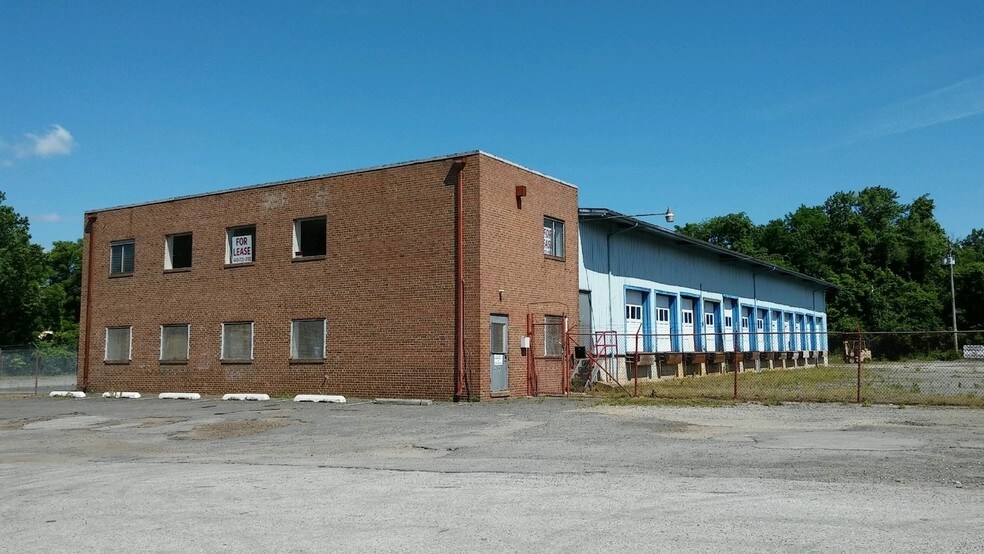 More Photos Of 2324 Eskow Ave, Halethorpe Warehouse For Lease
