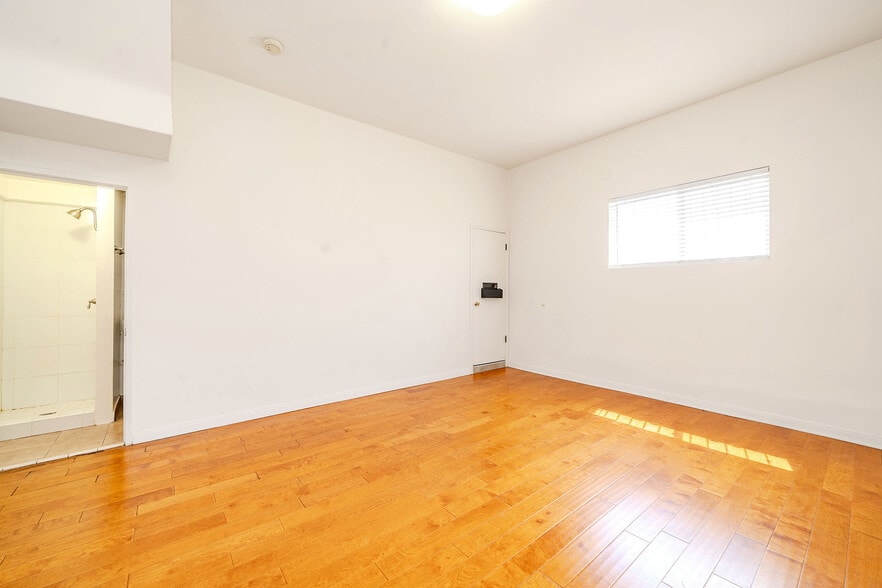 More Photos Of 15000 S Western Ave, Gardena Storefront Retail Office For Sale