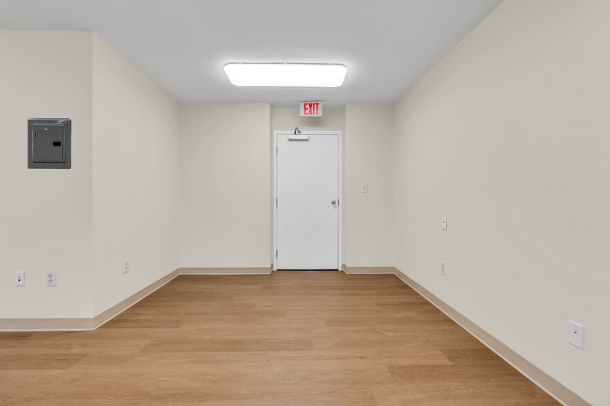More Photos Of 1 Bethany Rd, Hazlet Office For Lease