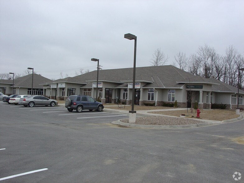 More Photos Of 801-817 Westchester Ave, Harrisonville Office For Lease