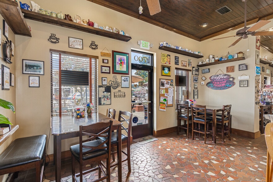 More Photos Of 700 St. Johns Ave, Palatka Restaurant For Sale