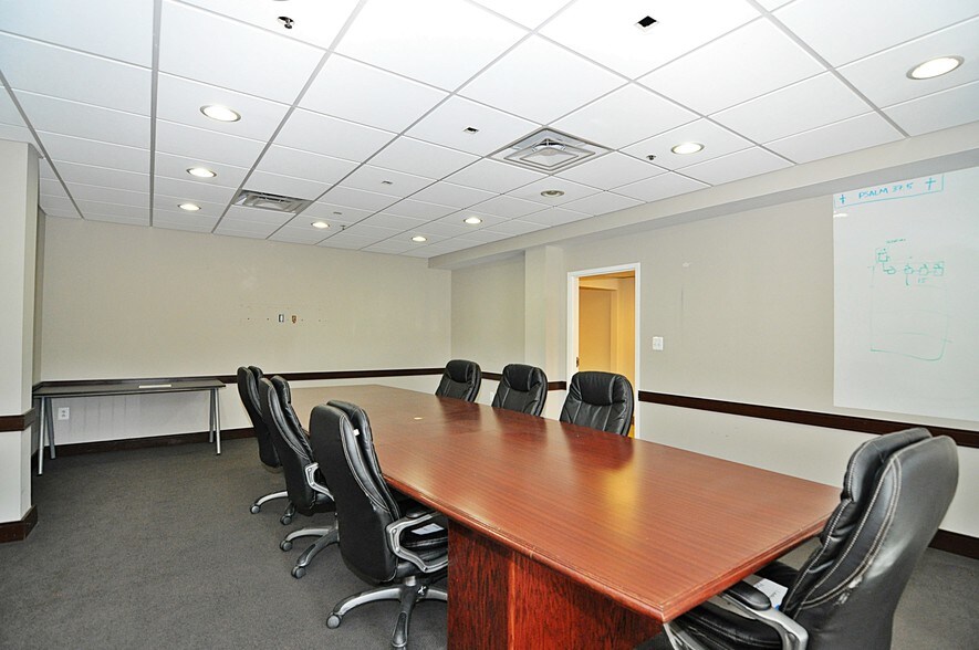 More Photos Of 14325 Willard Rd, Chantilly Office For Lease