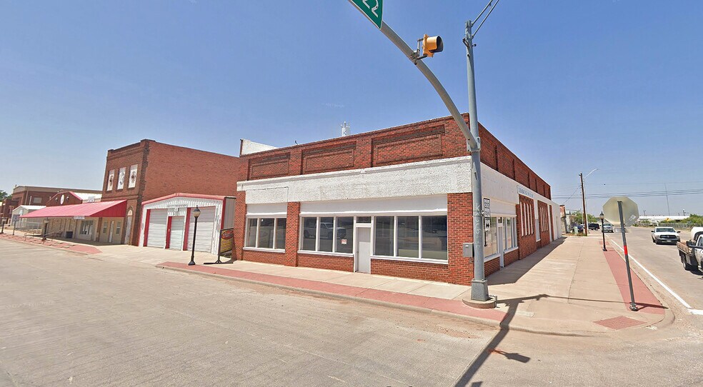 More Photos Of 100 Central, Knox City Auto Dealership For Lease
