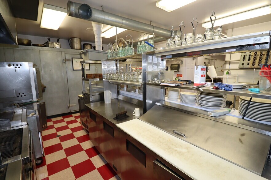 More Photos Of 250 Rittenhouse Ave, Bayfield Restaurant For Sale