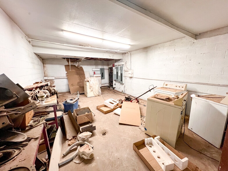 More Photos Of 3920 W Wall St, Midland Bowling Alley For Sale