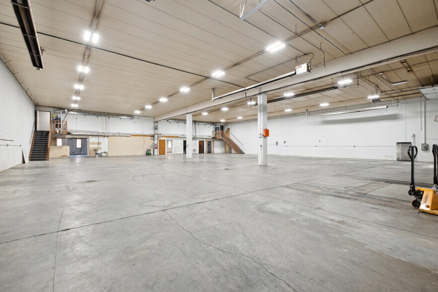 More Photos Of 3438-3446 Snelling Ave S, Minneapolis Distribution For Lease