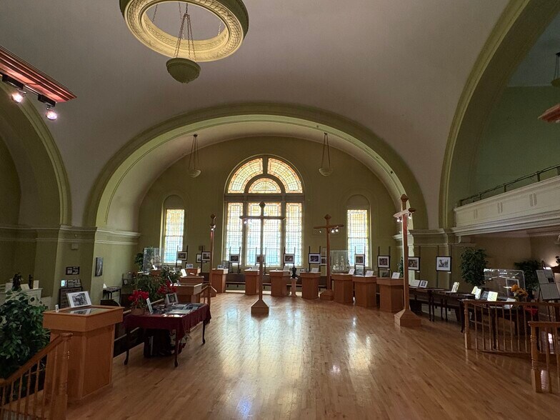More Photos Of 902 E 1st St, Duluth Office For Sale