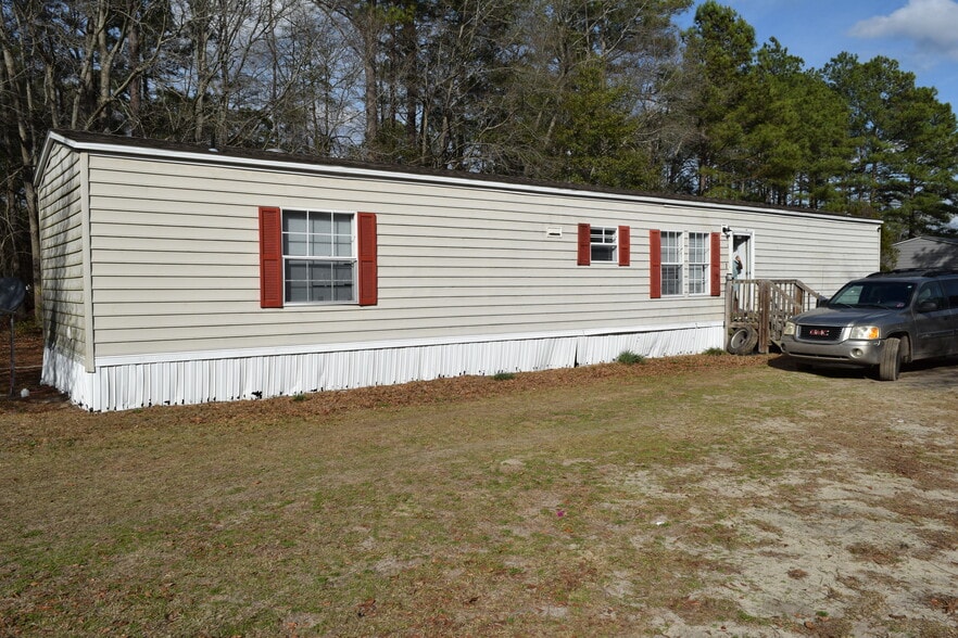 More Photos Of 1524 Seabrook School Rd, Fayetteville Multifamily For Sale