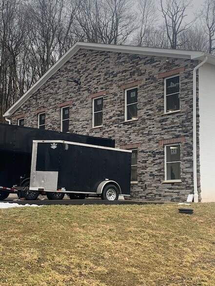 More Photos Of 1646 Chestnut Hill Rd, Morgantown Warehouse For Lease