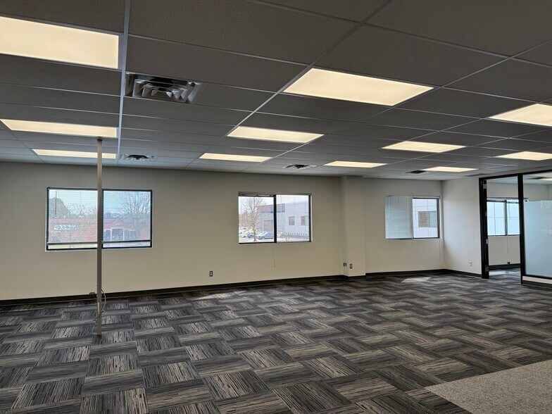 More Photos Of 38 Antares Dr, Ottawa Light Distribution For Lease