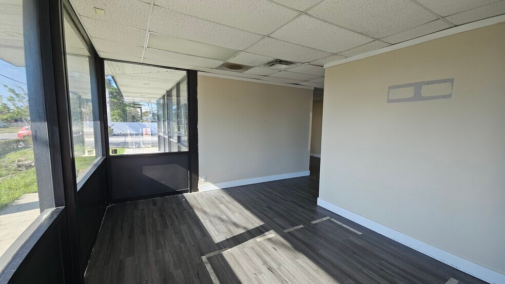 More Photos Of 700 W Boynton Beach Blvd, Boynton Beach Restaurant For Lease