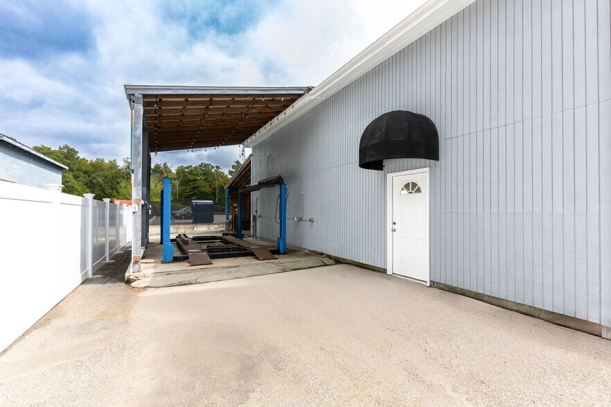 More Photos Of 280 Washington St, North Easton Light Distribution For Sale