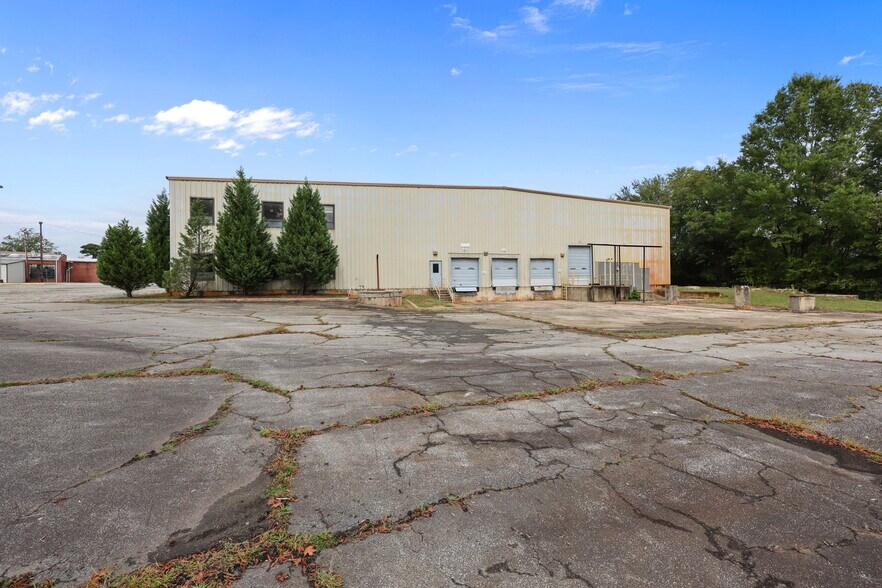 More Photos Of 110 Thermoid Way, Salisbury Manufacturing For Sale