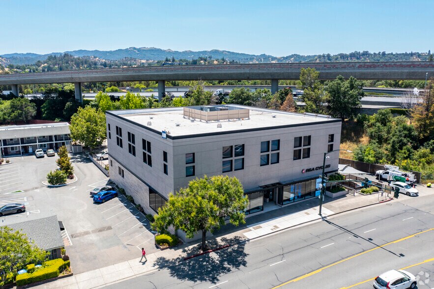 More Photos Of 2099 Mount Diablo Blvd, Walnut Creek Office For Lease