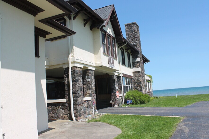 More Photos Of 7200 Lake Shore Rd, Derby Lodge Meeting Hall For Sale