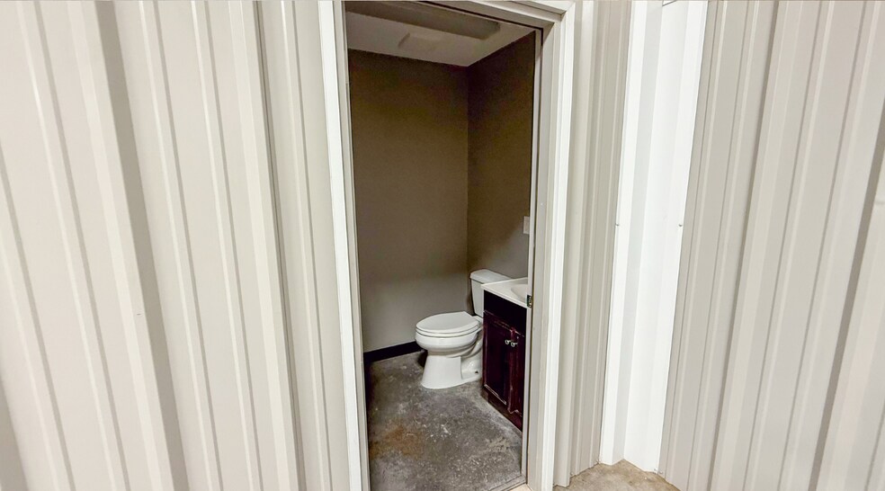 More Photos Of 7010 County 1160 rd, Midland Warehouse For Lease