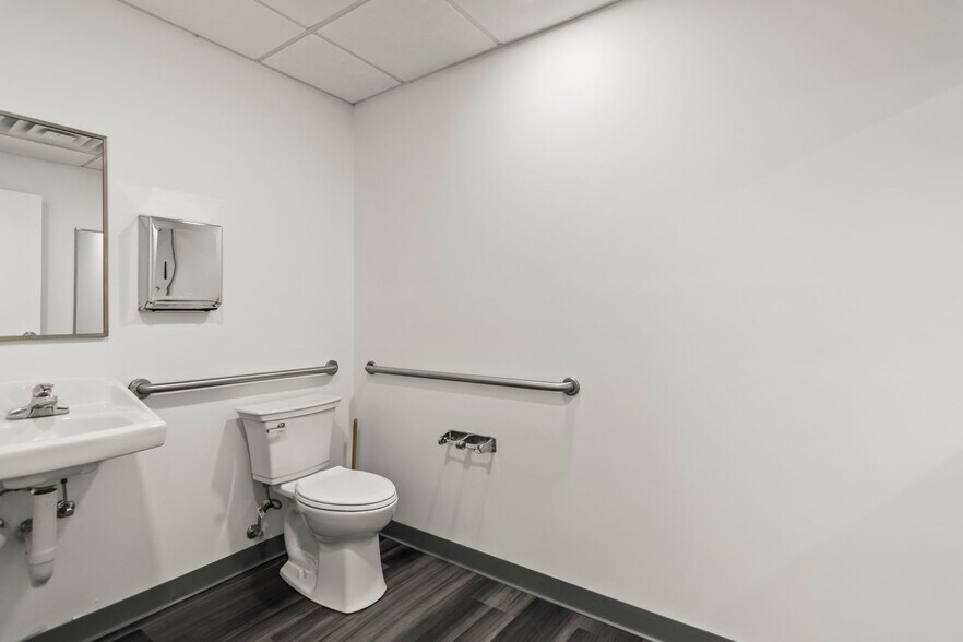 More Photos Of 720 South Grand Ave W, Springfield Office For Sale