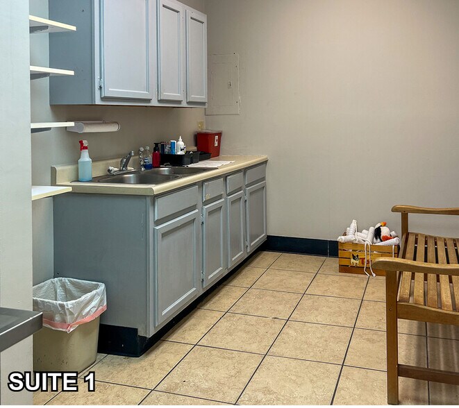 More Photos Of 11524 N Rodney Parham Rd, Little Rock Medical For Lease