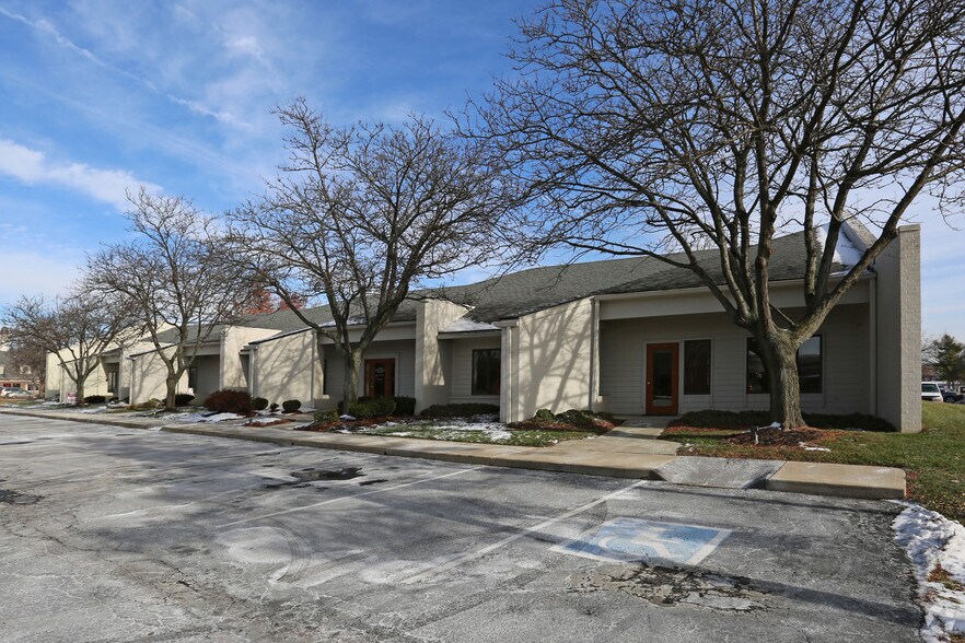 More Photos Of 277 E Carmel Dr, Carmel Medical For Lease