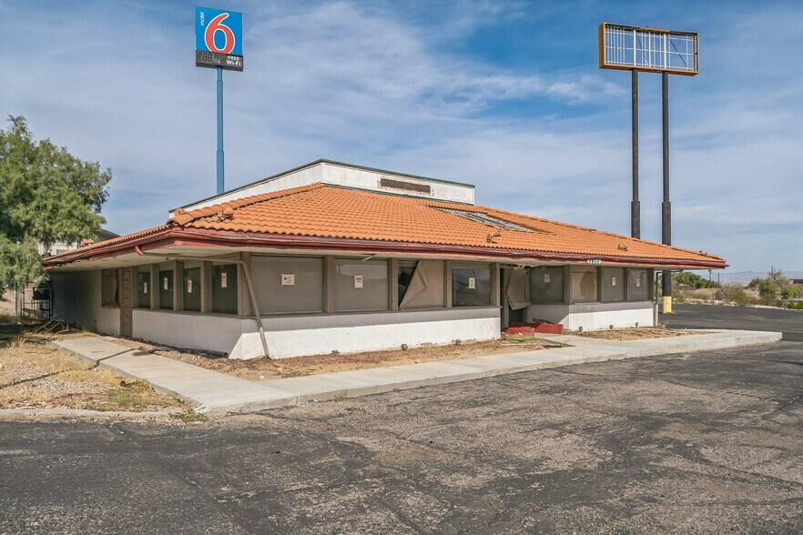 More Photos Of 1400 J St, Needles Restaurant For Sale
