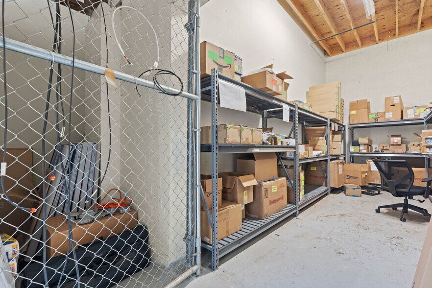 More Photos Of 500 Saint Michael St, Mobile Office For Lease