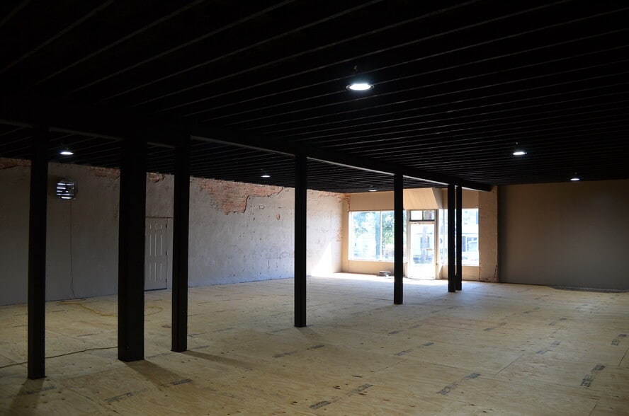 More Photos Of 100 E Main St, Murray Freestanding For Sale