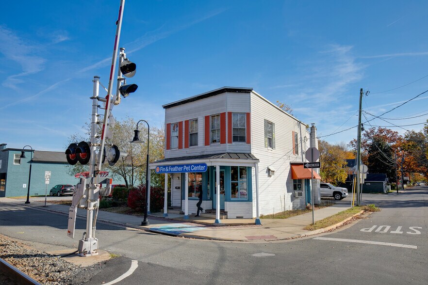 More Photos Of 307 Railroad Ave, Ashland Storefront Retail Residential For Sale