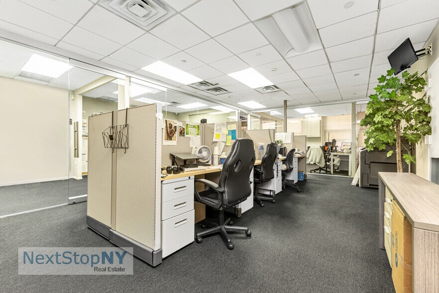 More Photos Of 70 W 36th St, New York Office For Sale